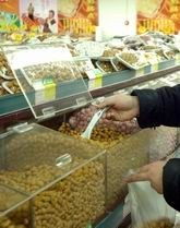 不触摸，更安心 散装食品选购的新风尚